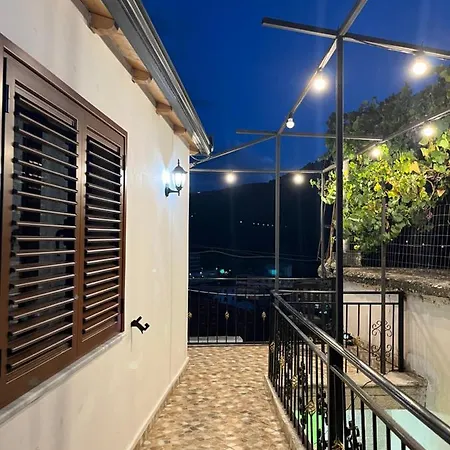 Nena's Dashe House *