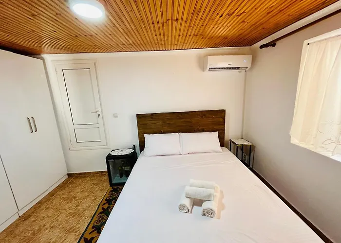 Nena's Dashe House * Berat