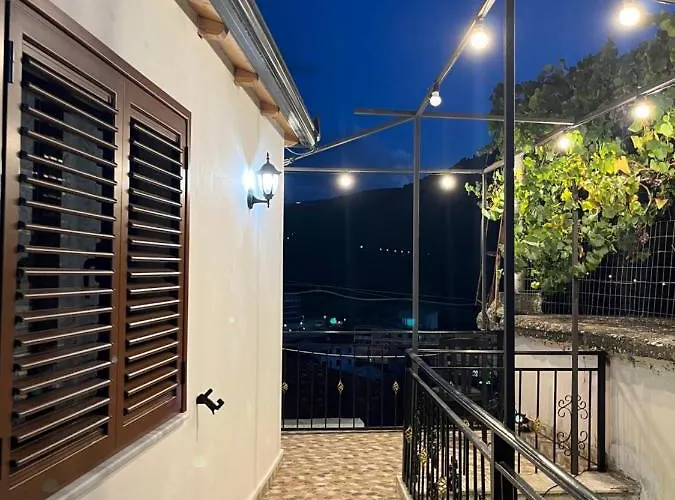 Nena's Dashe House *