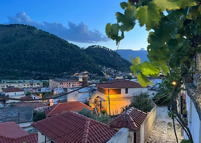 Homestay Nena's Dashe House *